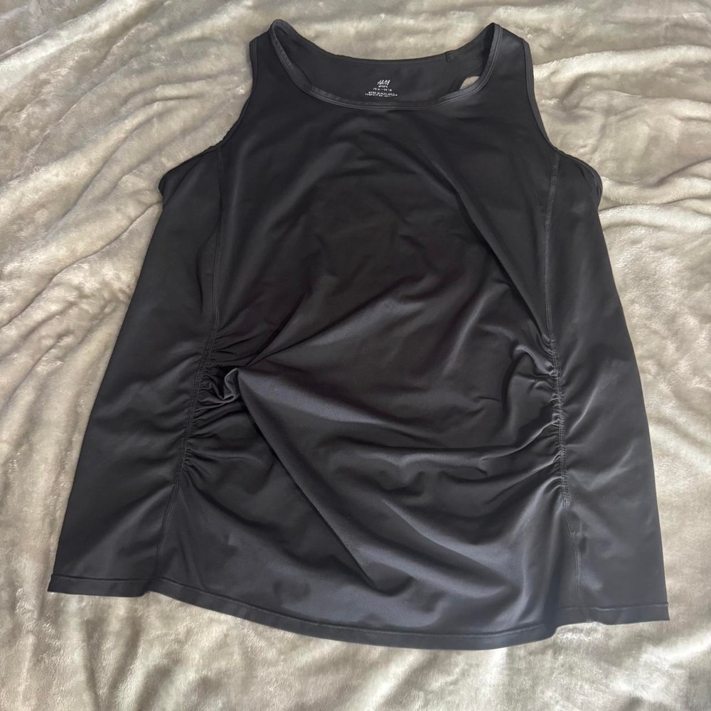 H&M maternity work out tank